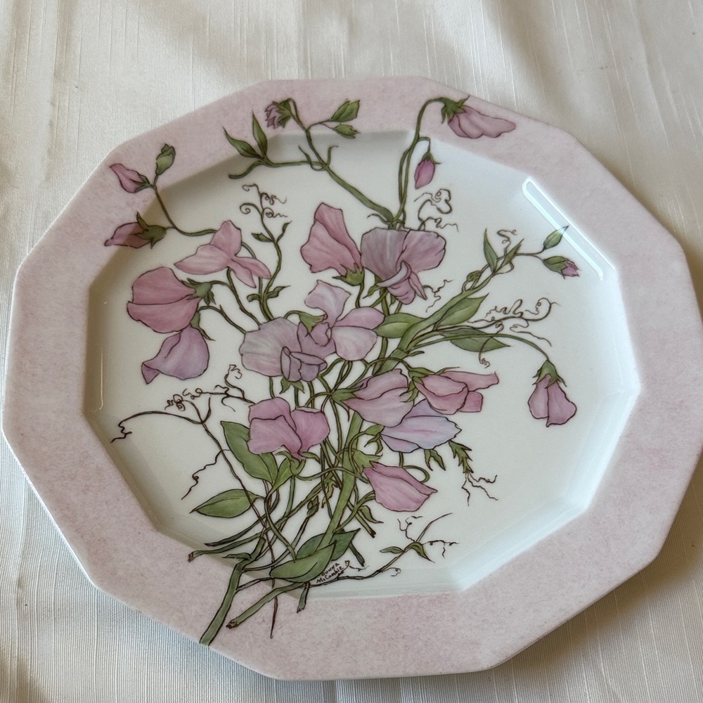 Rosenthal Pink and White Sweet pea Floral Dinner Plate 10.5”